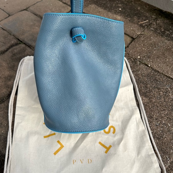 Lindquist Object Small Cyl in Roy blue - Picture 11 of 16